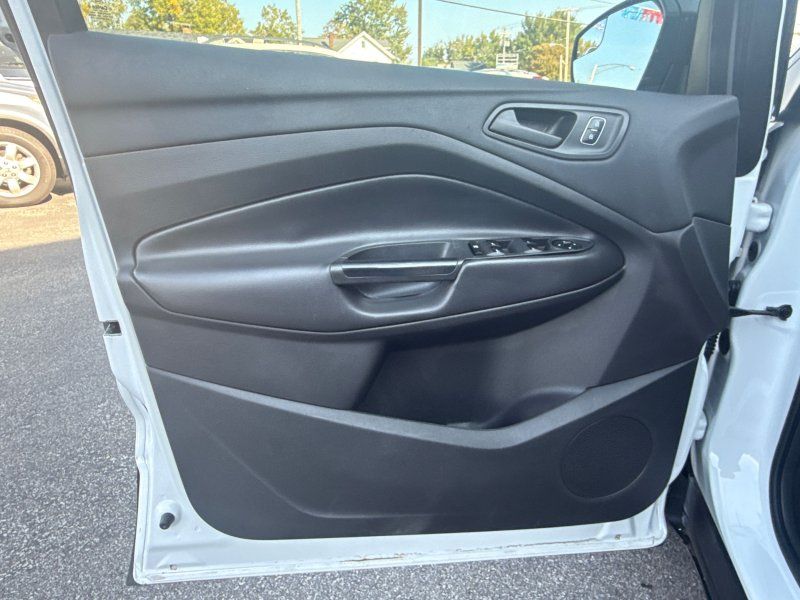 2017 Ford Escape S photo 9