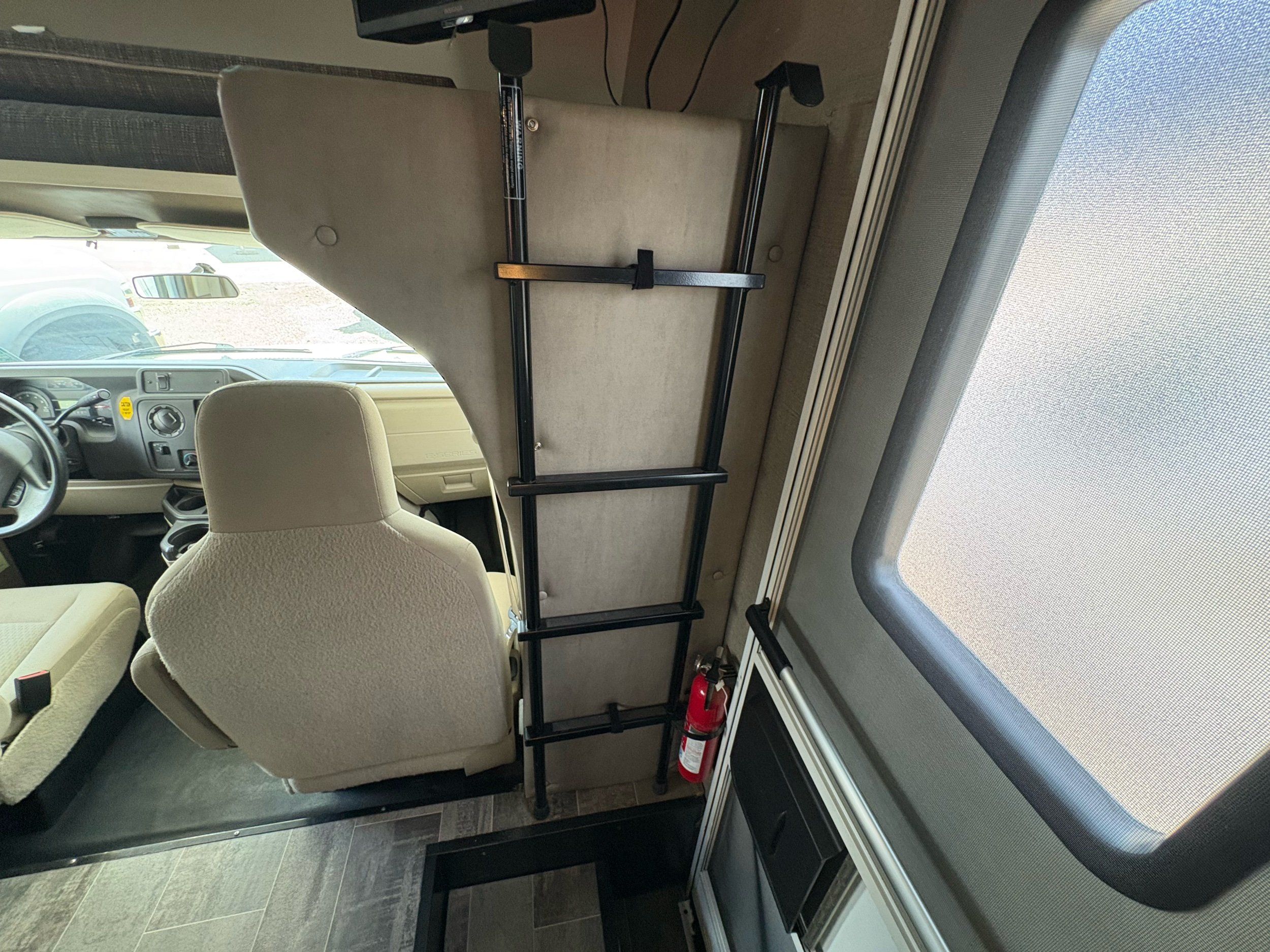 2018 Ford E-Series Cutaway Base - Photo 15