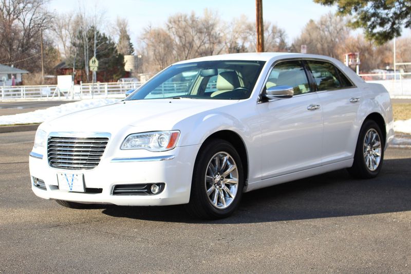 2011 Chrysler 300 Photos