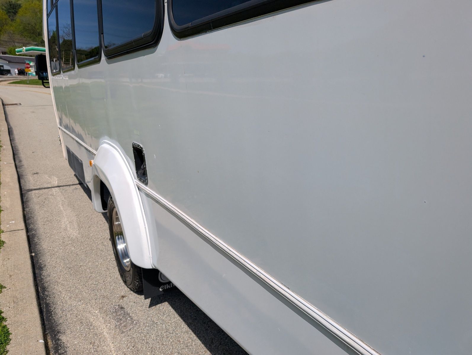 2007 Ford E-450 Cutaway 177
