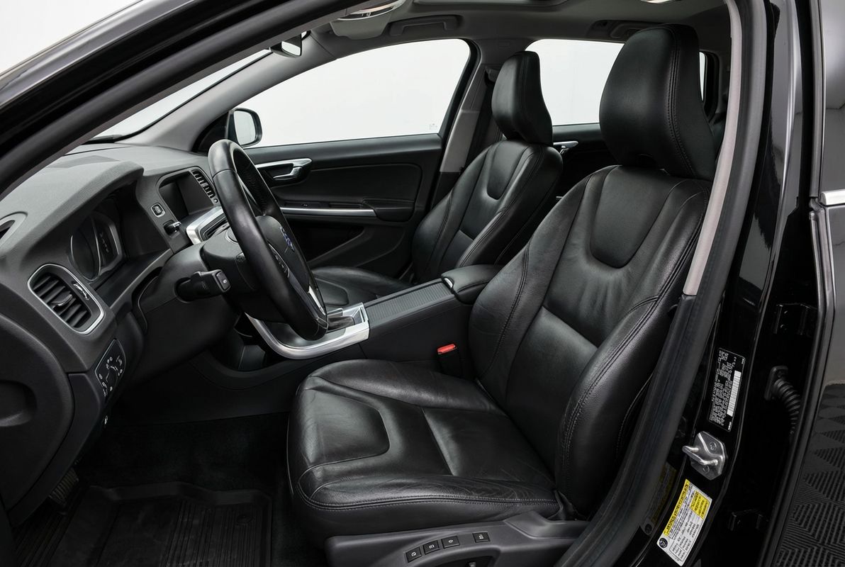 2018 Volvo V60 Cross Country T5