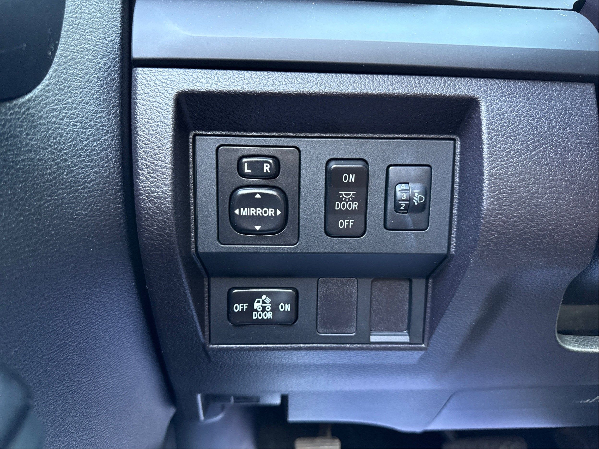 2014 Toyota Tundra SR - Photo 38