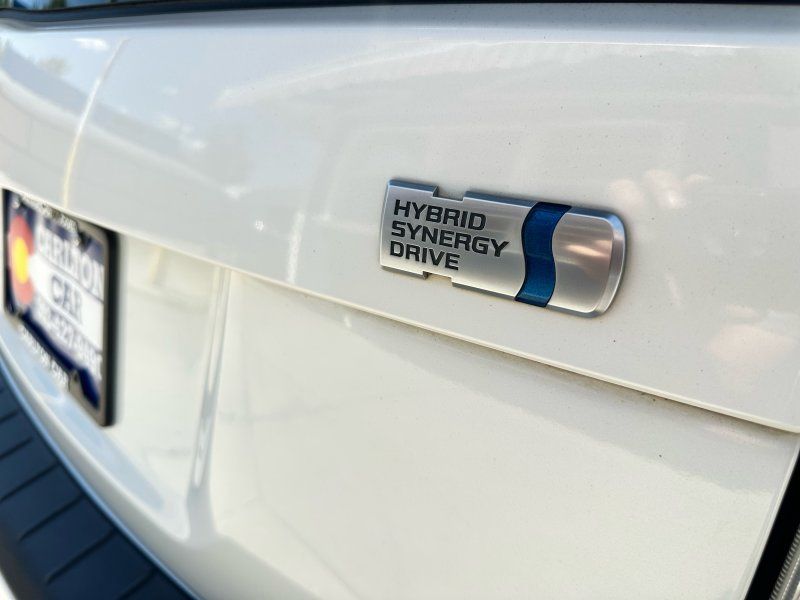 2015 Toyota Prius Two - null exterior view 11