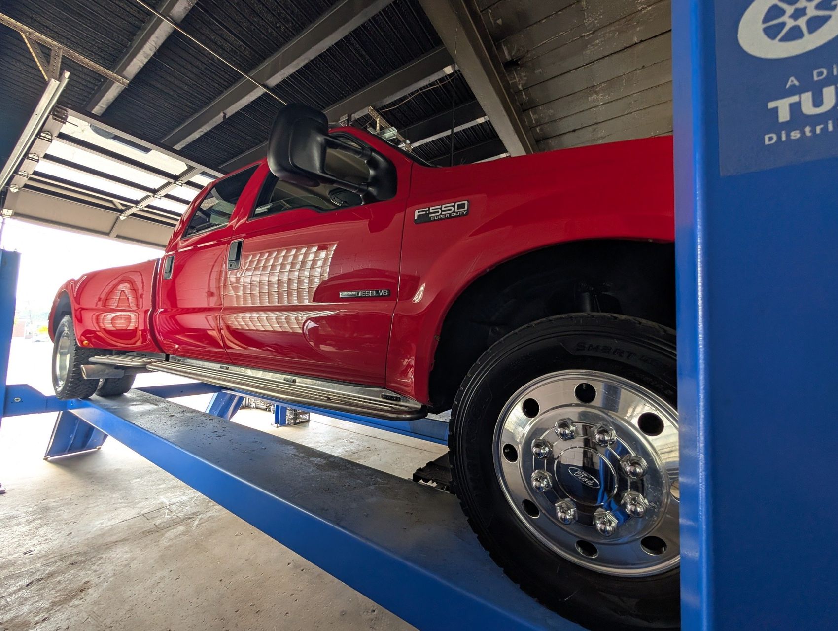 2001 Ford F-550 213