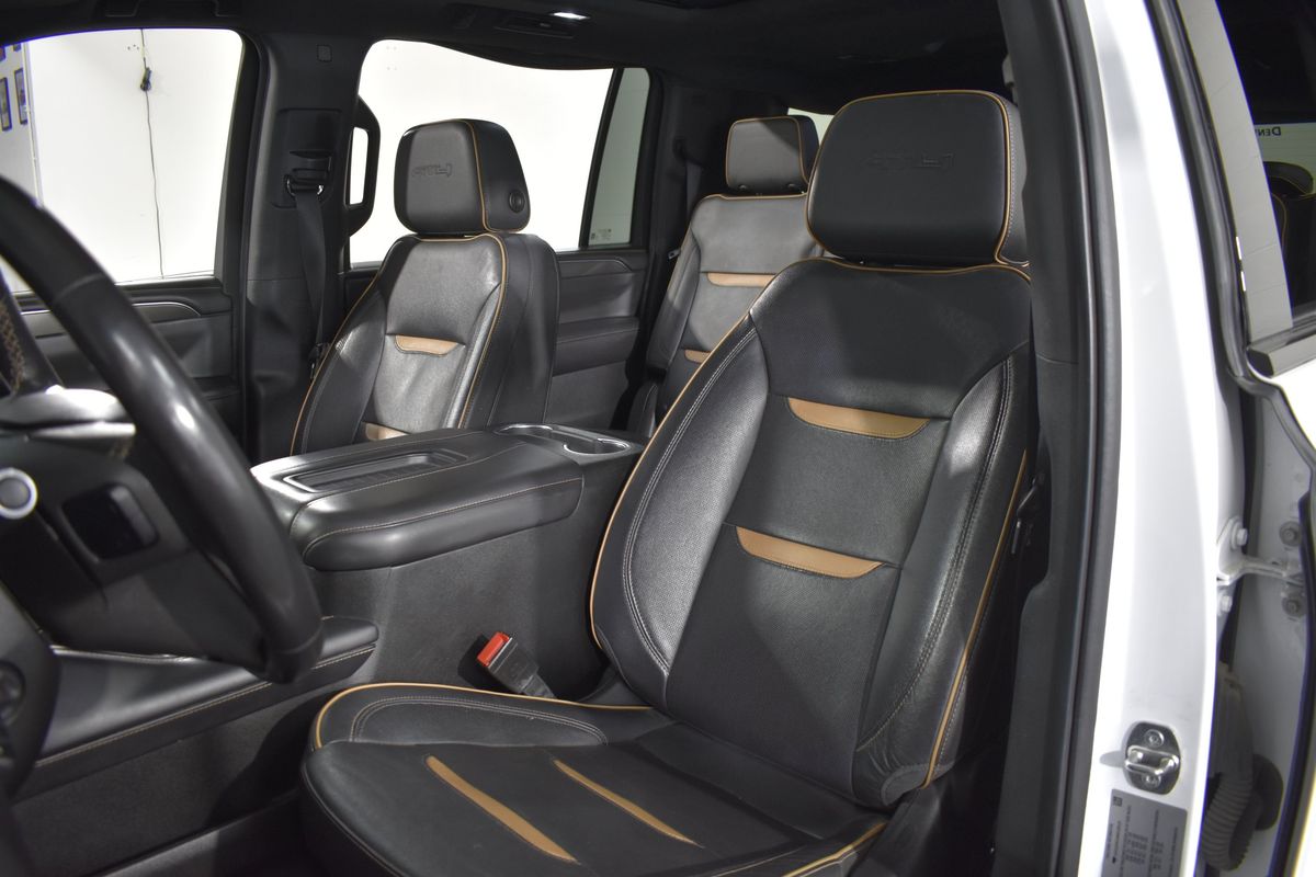 2022 GMC Yukon XL 4WD AT4