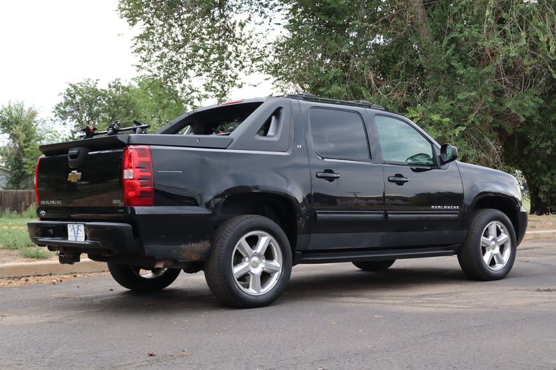 avalanche 38000引き！ 2011 Chevrolet Avalanche 4x2 LT 4dr Crew Cab Pickup
