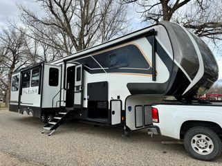 photo of RV 2025 Keystone Alpine Avalanche 366LS
