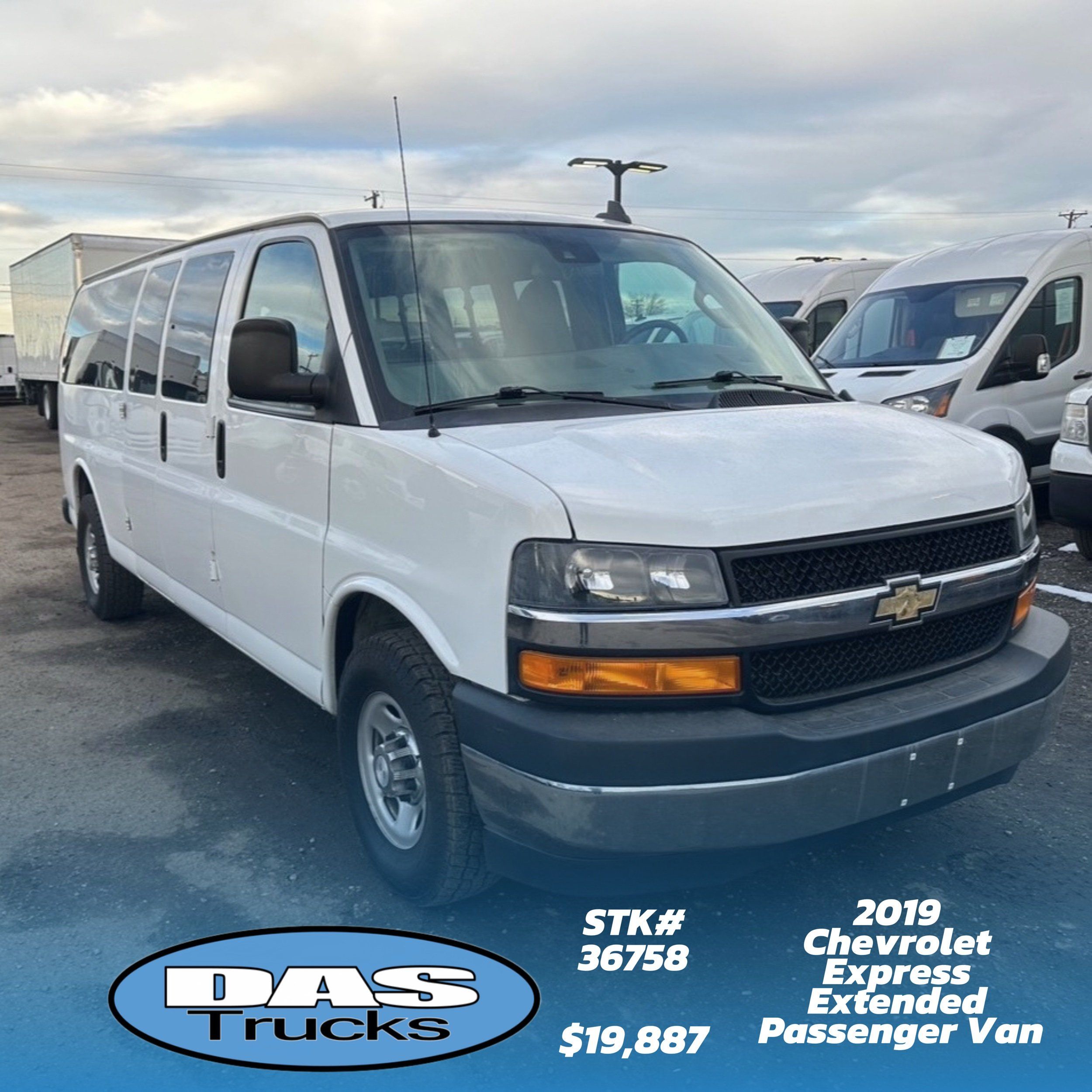 2019 Chevrolet Express LT's photo