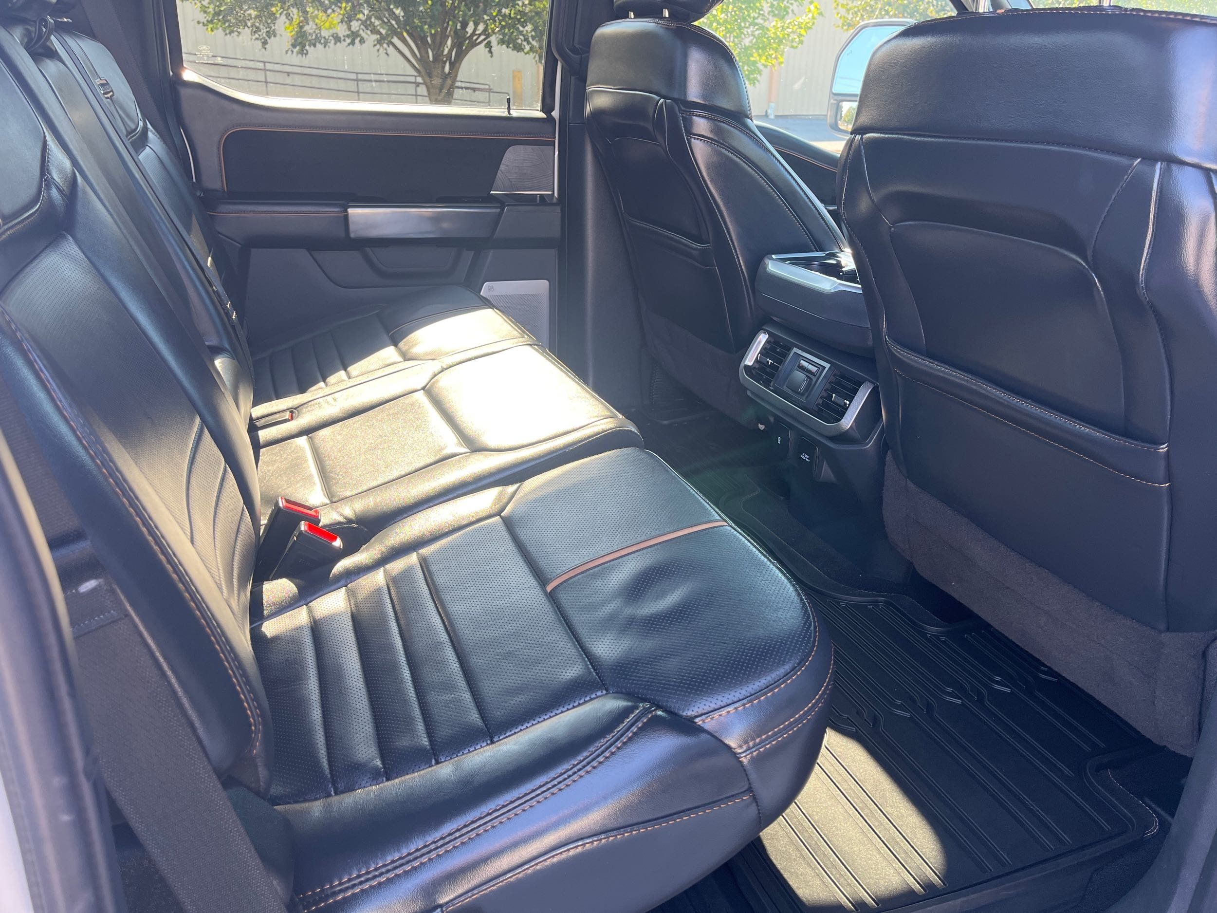 2022 Ford F-150 Platinum photo 25