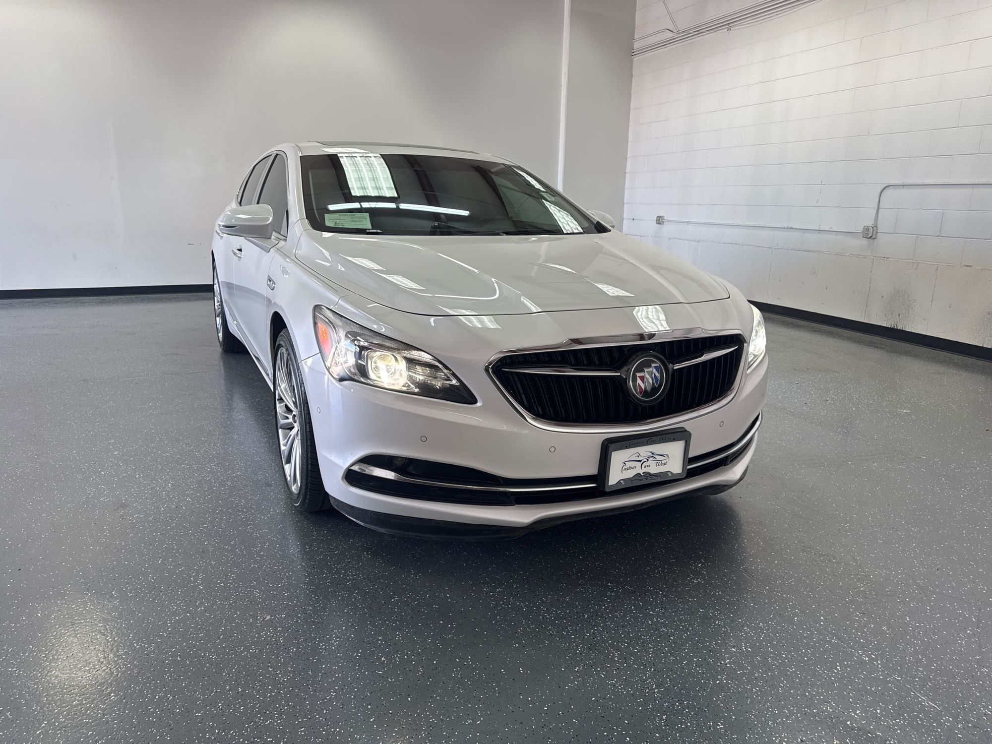 2018 Buick LaCrosse Premium's photo