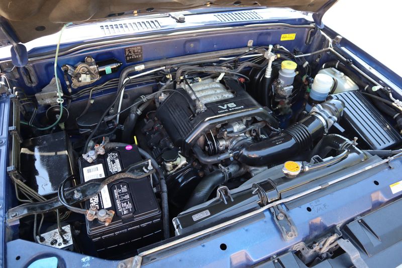 1999 Isuzu Trooper Photos