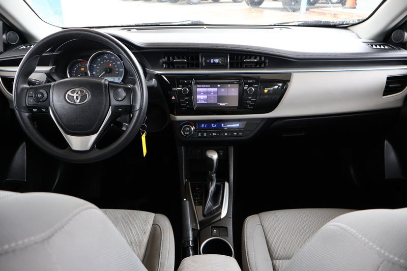 2016 Toyota Corolla Photos