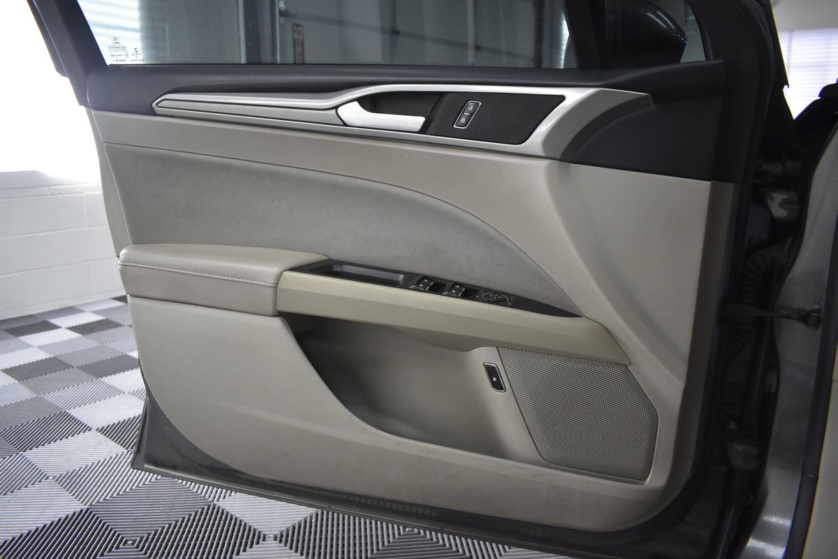 2017 Ford Fusion Hybrid SE