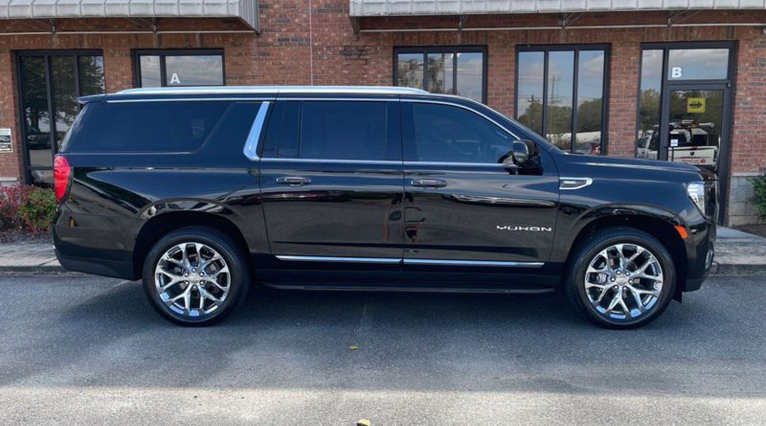2021 Gmc Yukon XL SLT photo 2