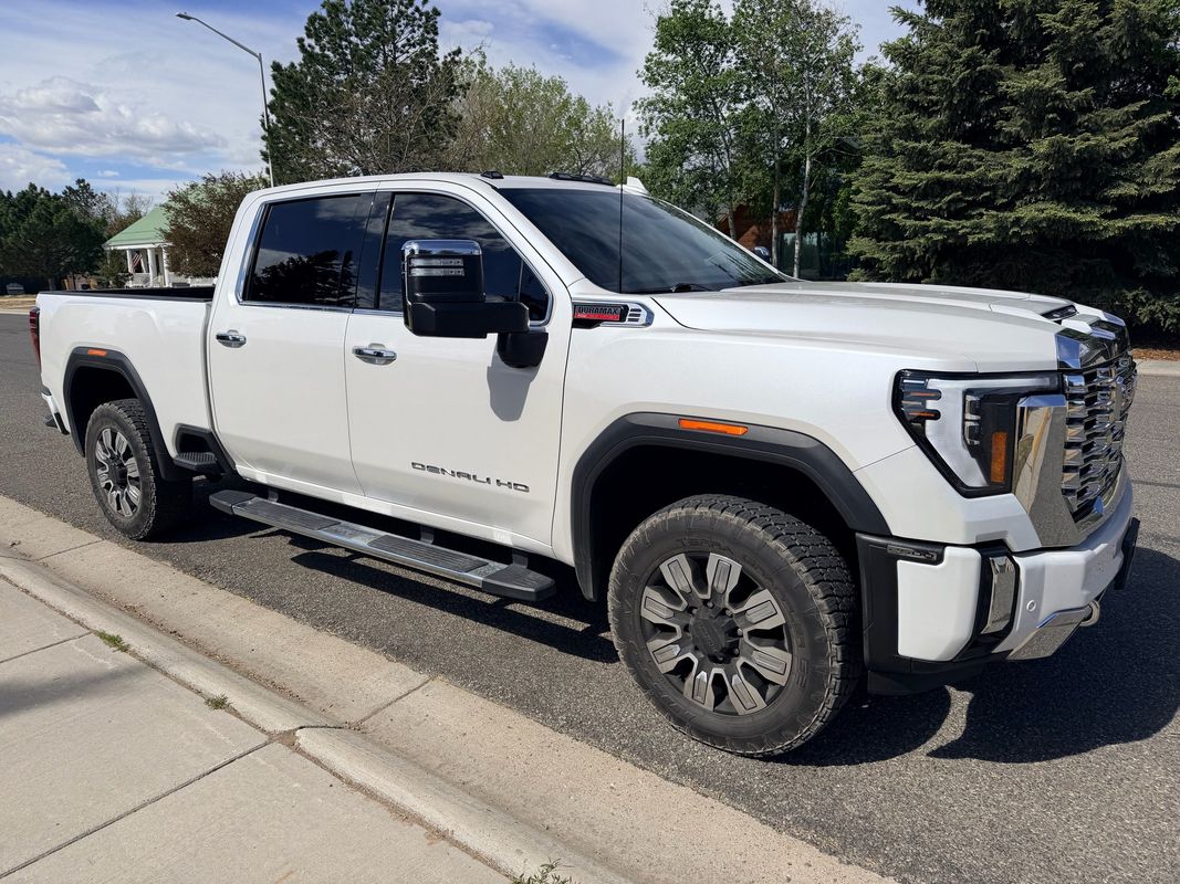 2024 GMC Sierra Denali 4WD Crew Cab Standard Box's photo