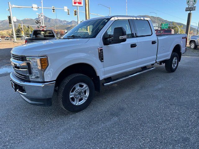 2017 Ford F-350 XLT photo 5