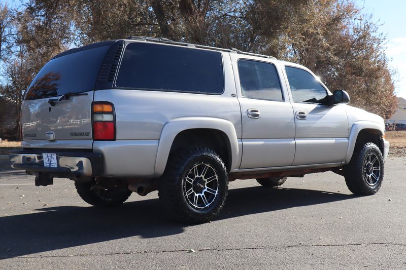 2005 Chevrolet Suburban Photos