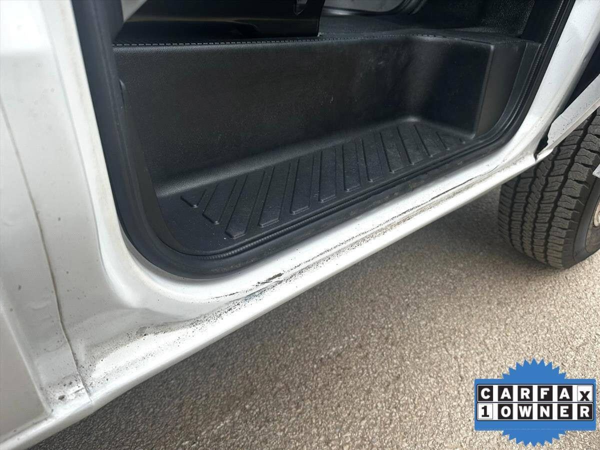 2017 Ford E-Series 46