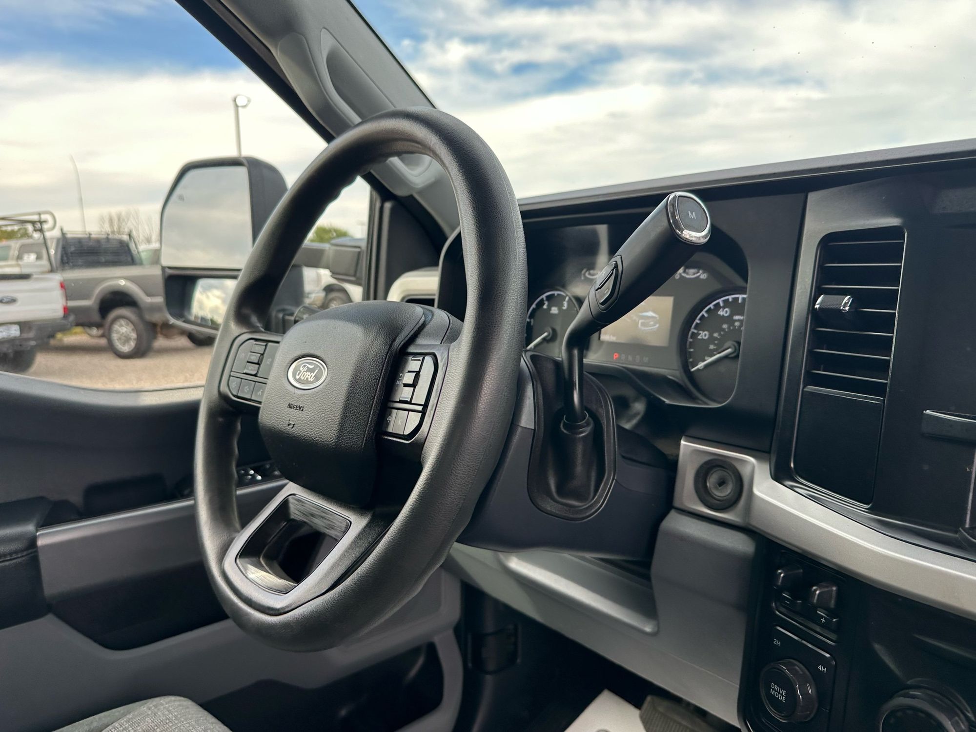 2024 Ford F-350 XLT photo 17