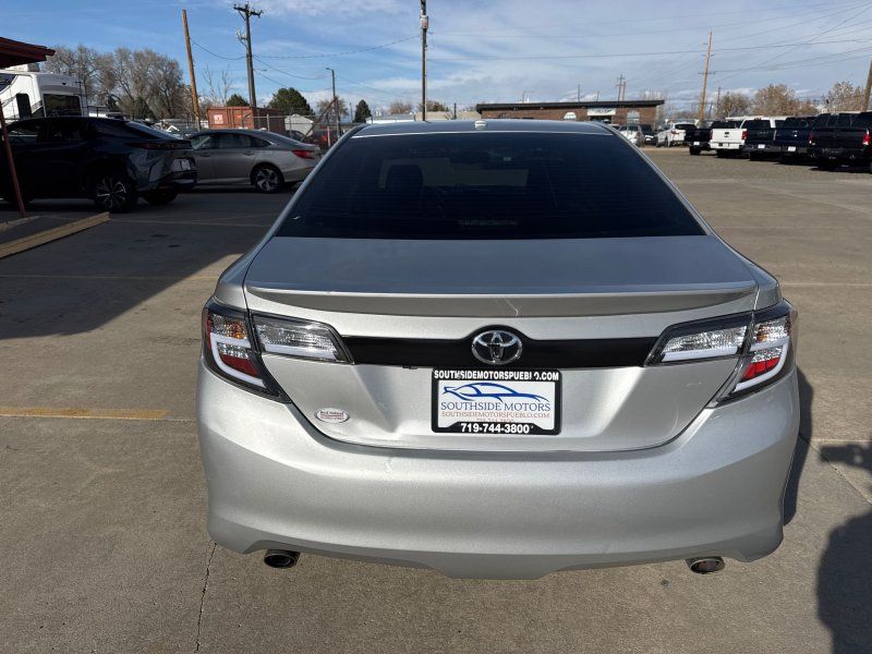 2014 Toyota Camry SE V6 photo 4