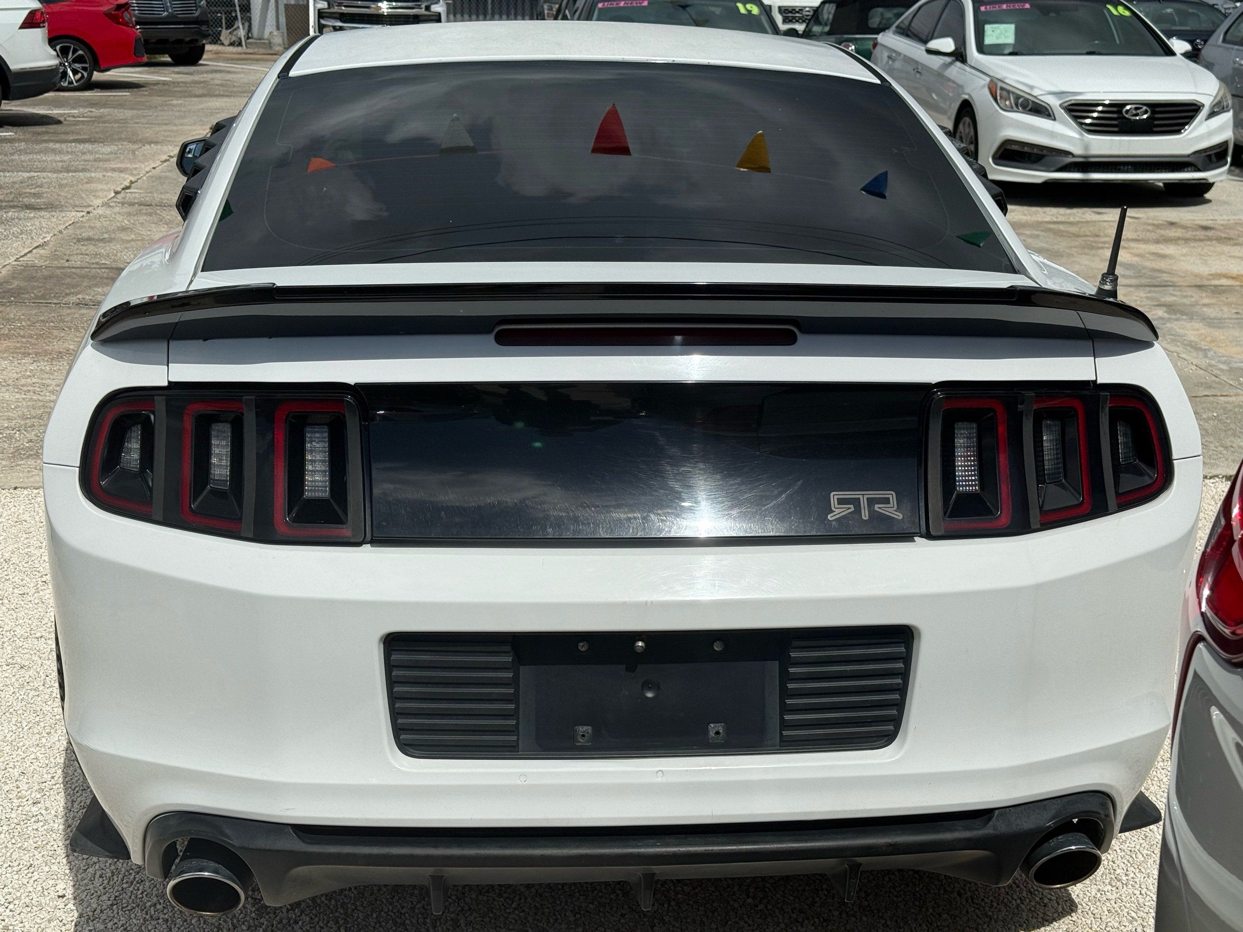 2014 Ford Mustang V6 photo 3