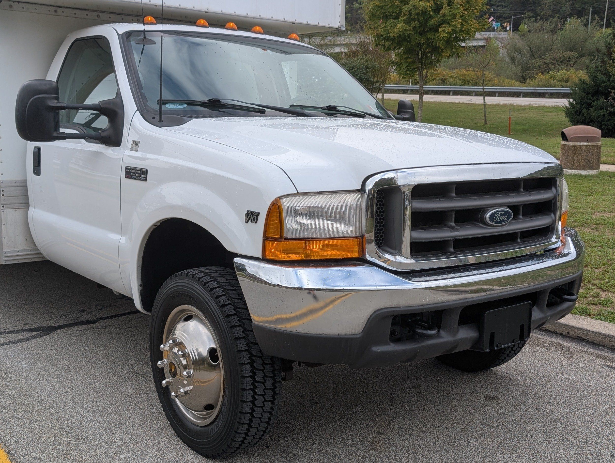 2000 Ford F-550 photo 11