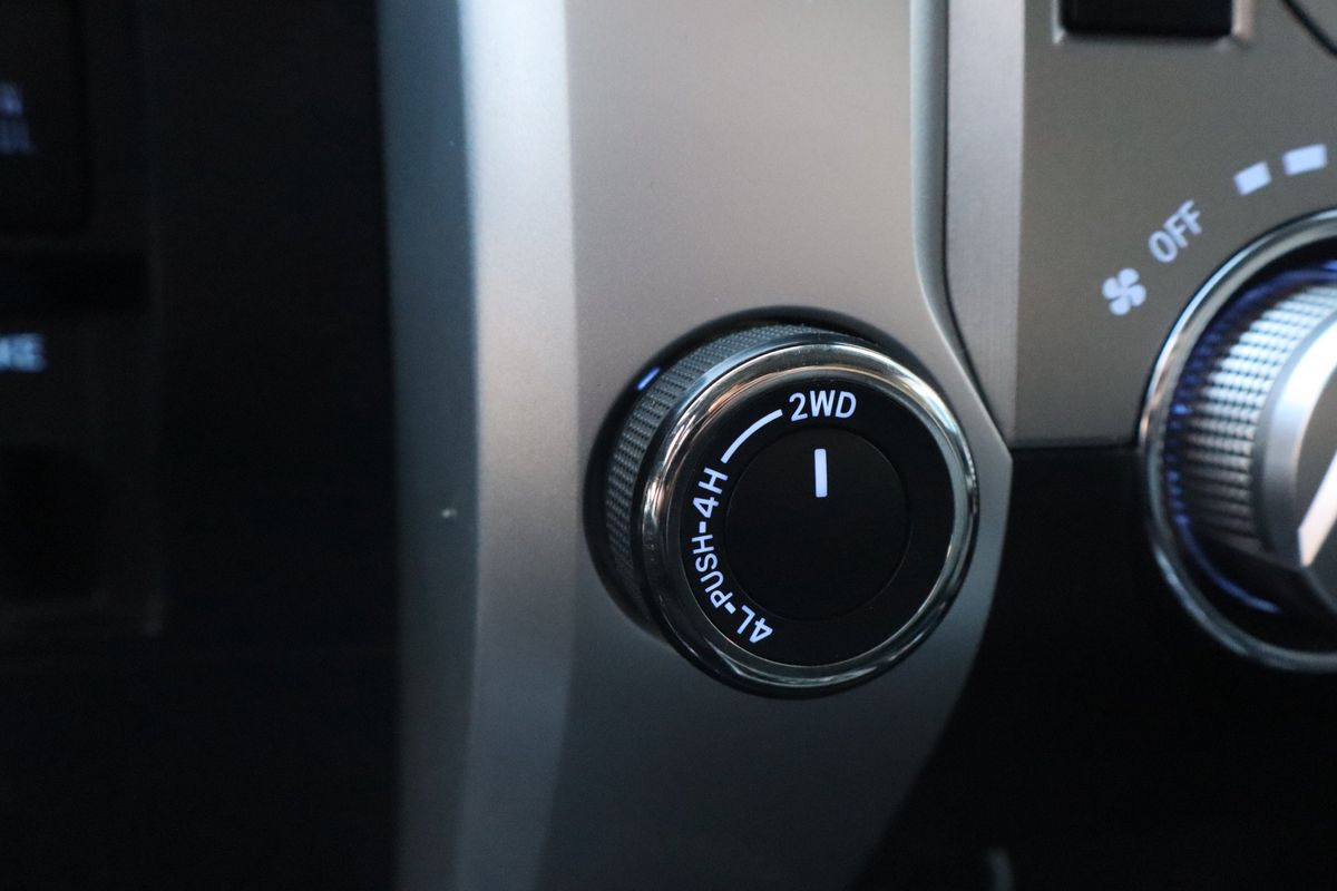 2018 Toyota Tundra SR5 5.7L V8