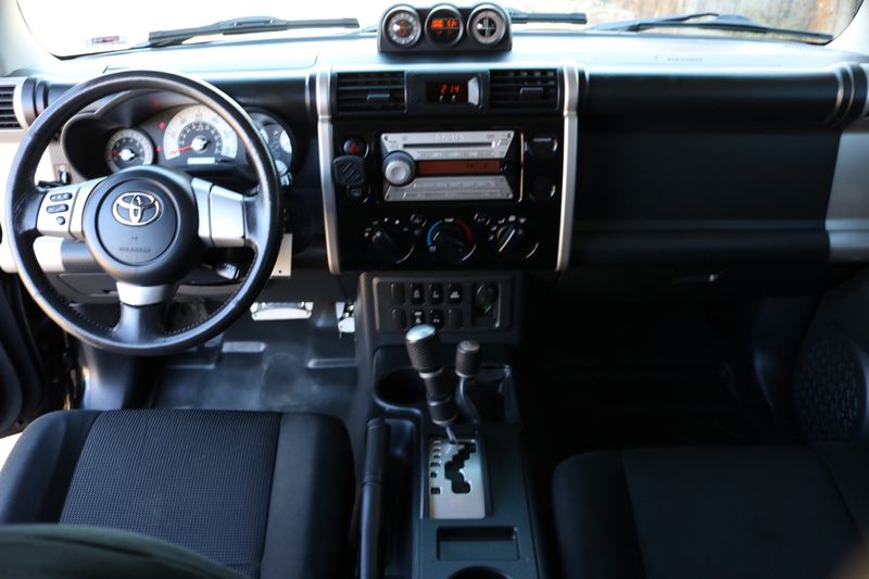 2007 Toyota FJ Cruiser Photos