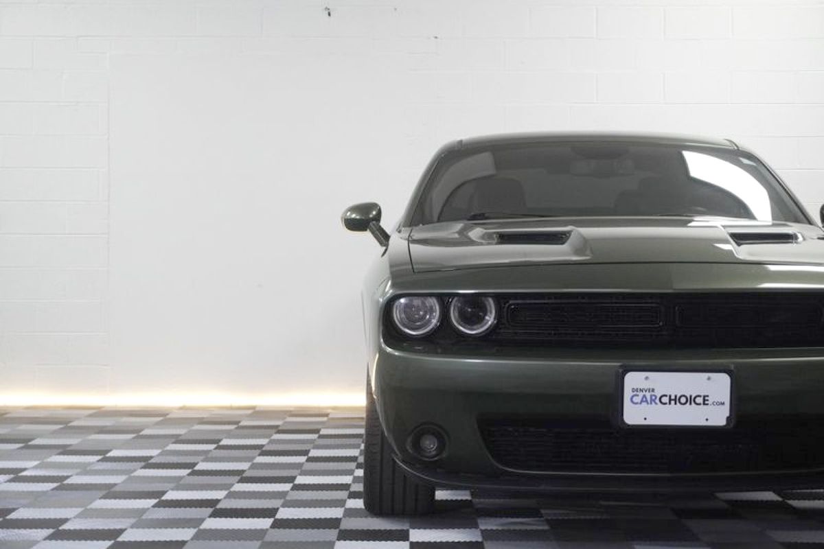 2018 Dodge Challenger SXT Plus