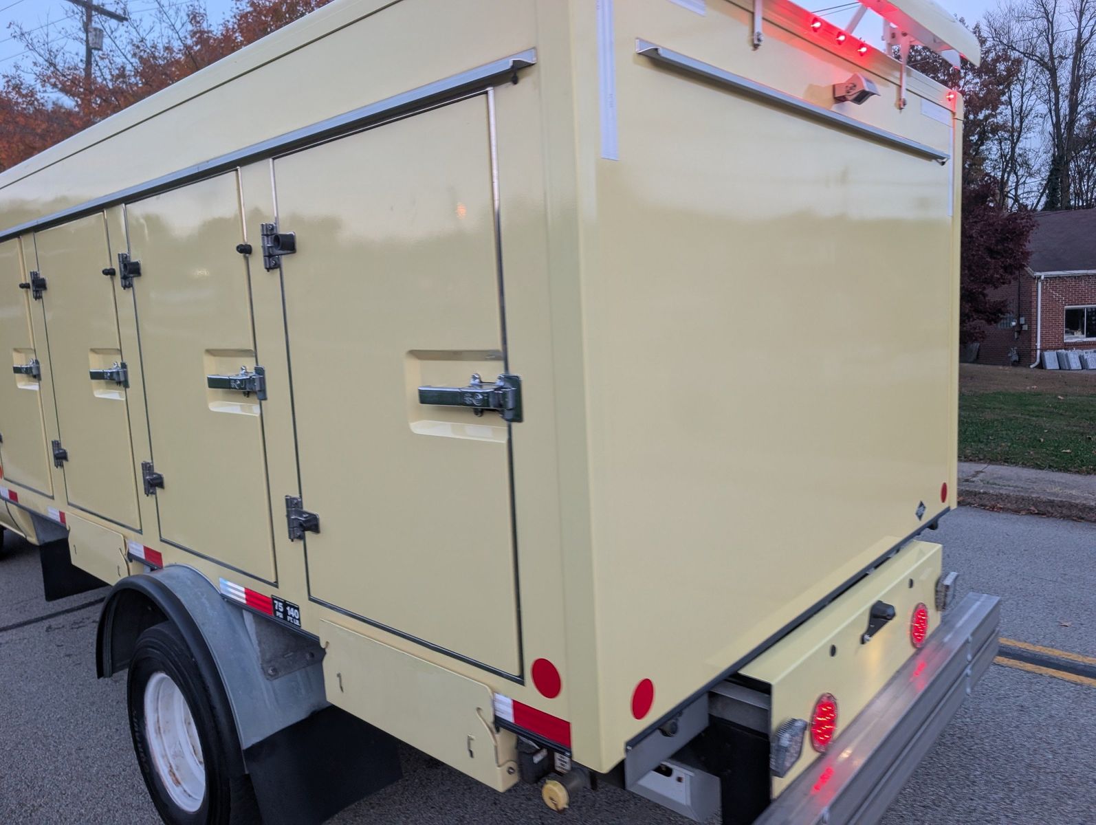 2022 Ford E-Series Chassis 31