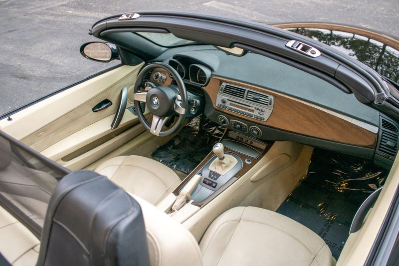 2003 BMW Z4 3.0i | Storm Mountain Motors
