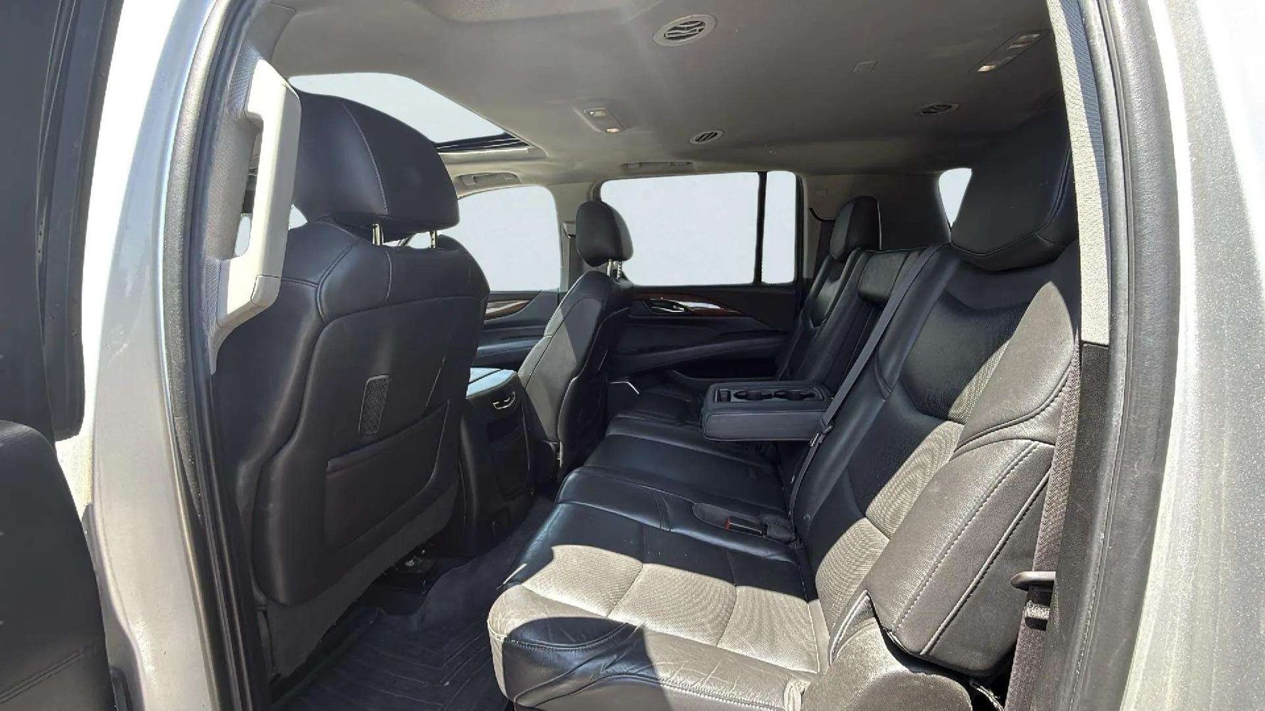 2017 Cadillac Escalade ESV Luxury photo 15
