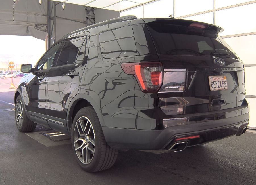 2016 Ford Explorer Sport photo 18