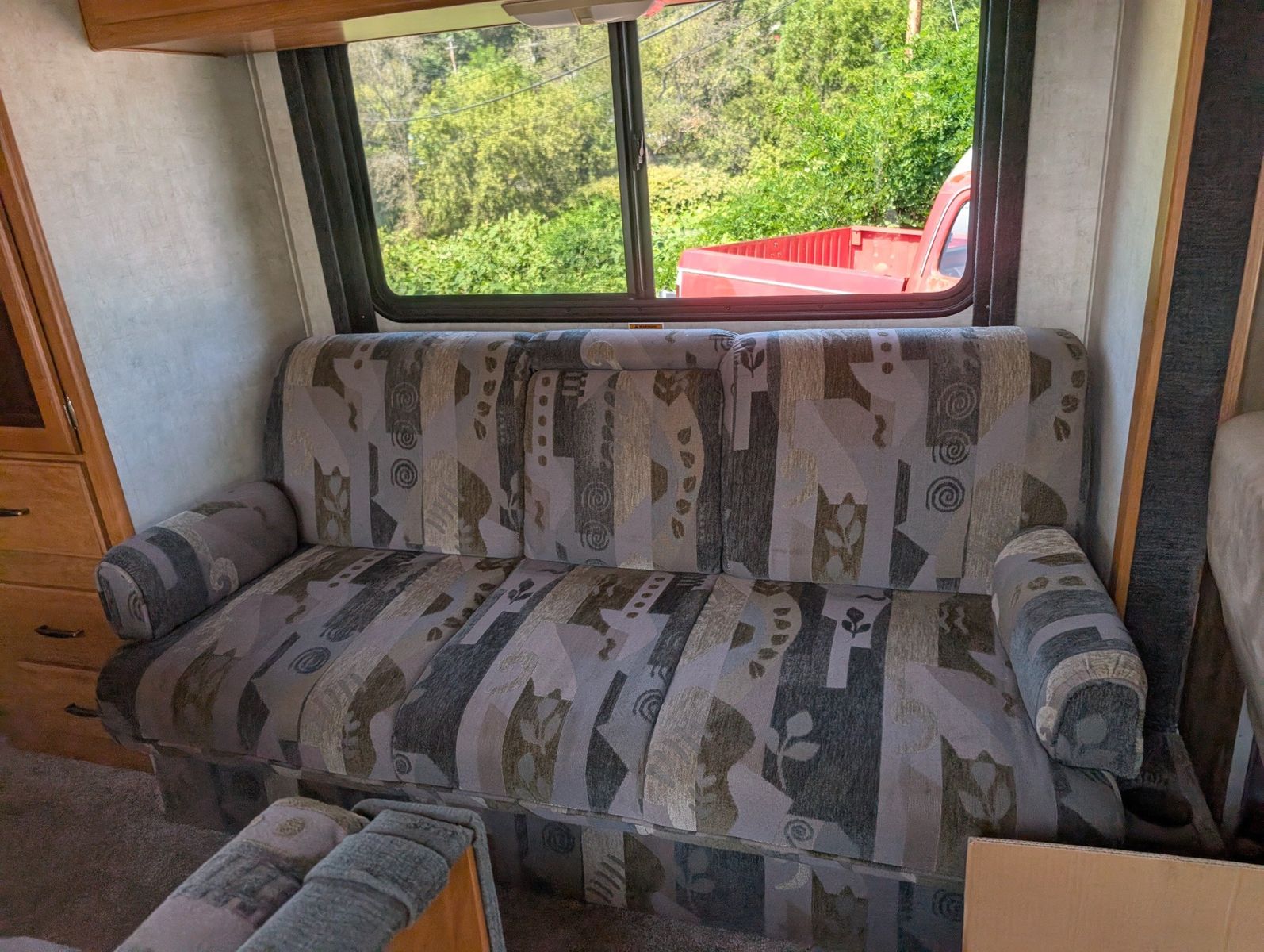 2004 Ford E-Series Chassis 81