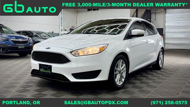 White 2015 Ford Focus SE Hatchback Hatchback Front-Wheel Drive 6-Speed Automatic