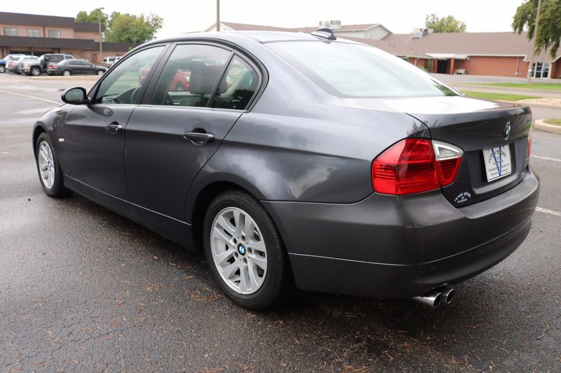 2006 BMW 325xi Photos