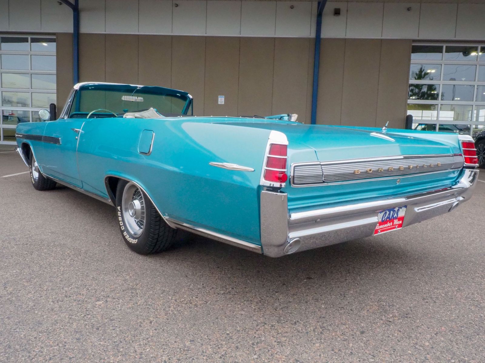 1963 Pontiac Bonneville 18