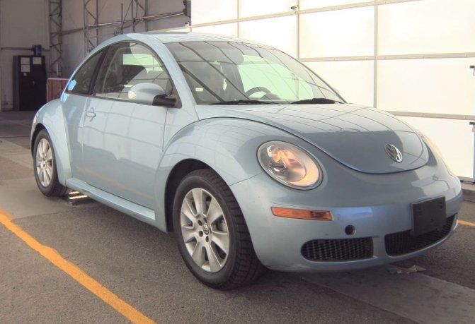 2009 Volkswagen New Beetle Base