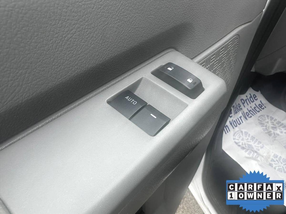 2017 Ford E-Series 35