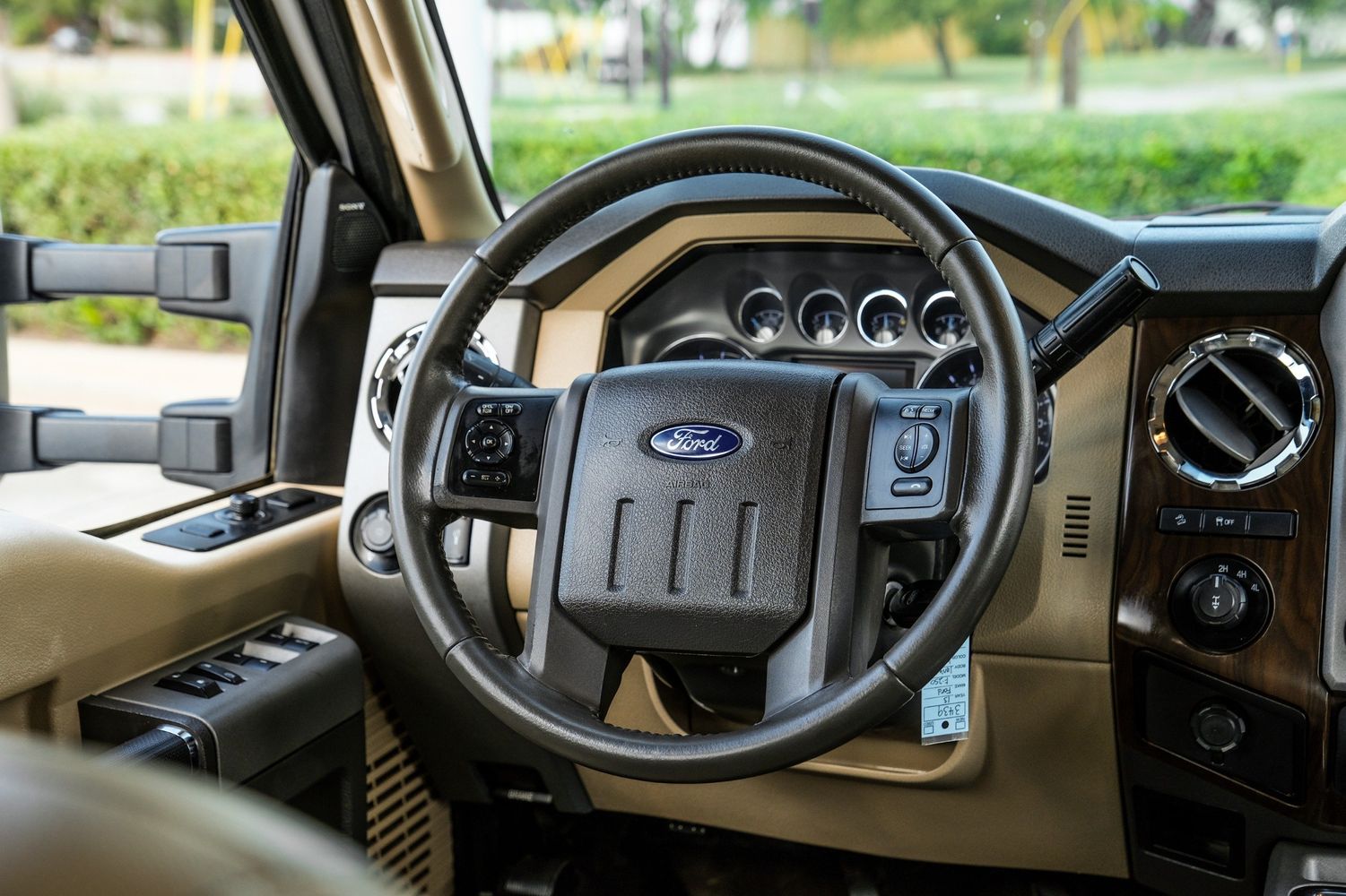 2013 Ford F-250 Platinum photo 16