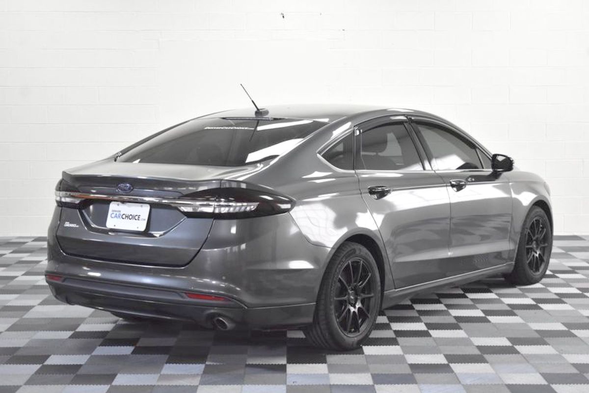 2017 Ford Fusion Hybrid SE