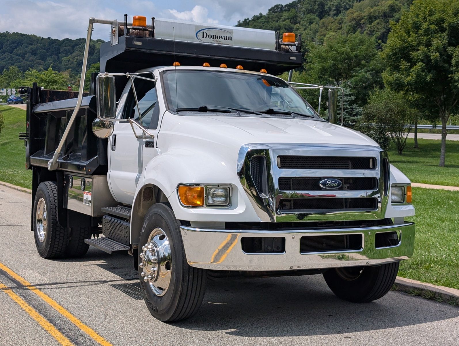 2015 Ford F-750 77
