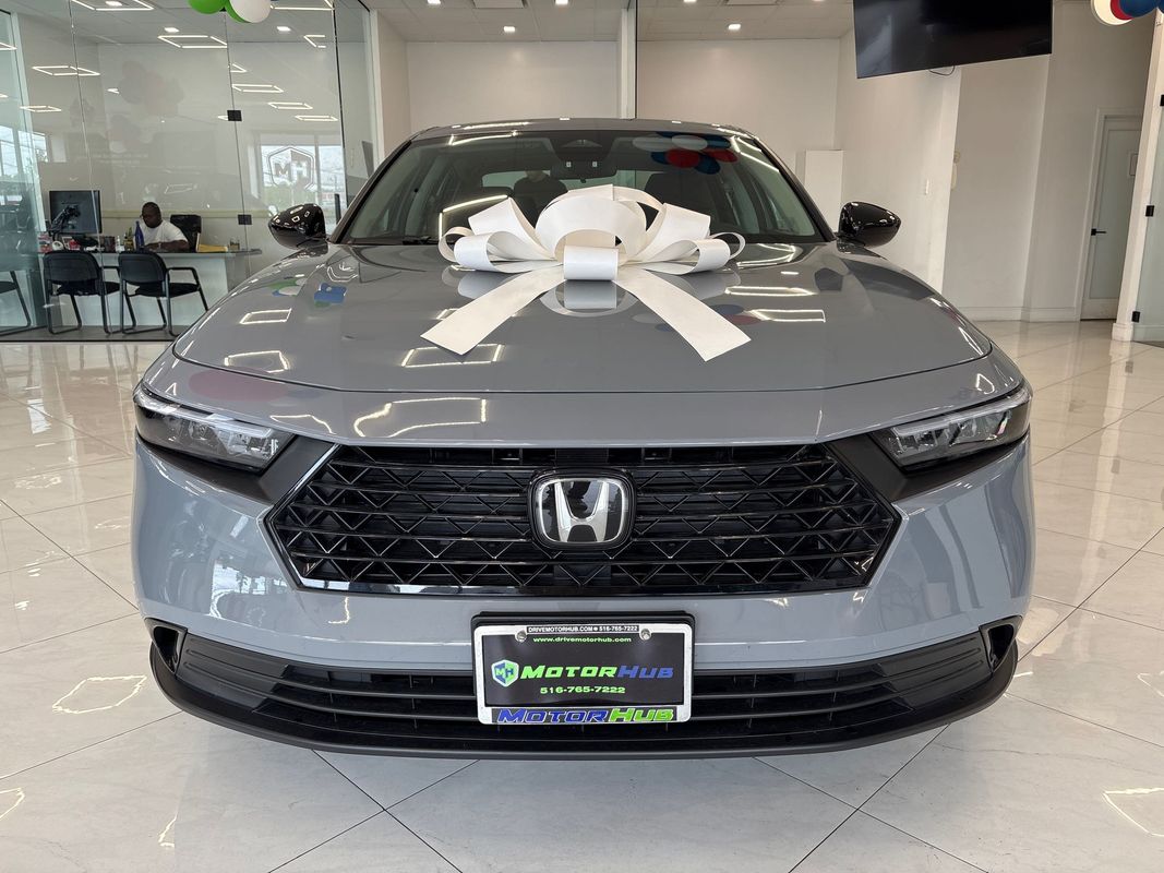 View vehicle photo 2