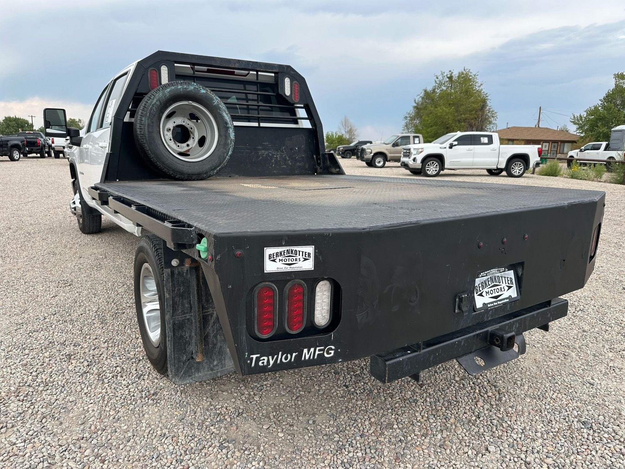 2022 Chevrolet Silverado 3500HD LT photo 8