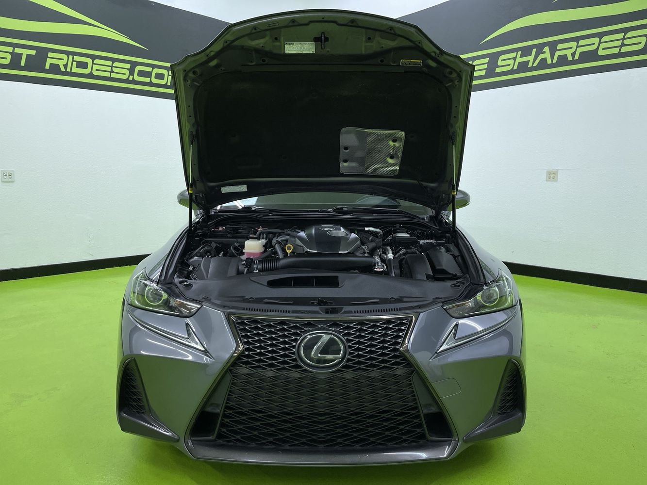 2018 Lexus IS 300 F SPORT photo 4