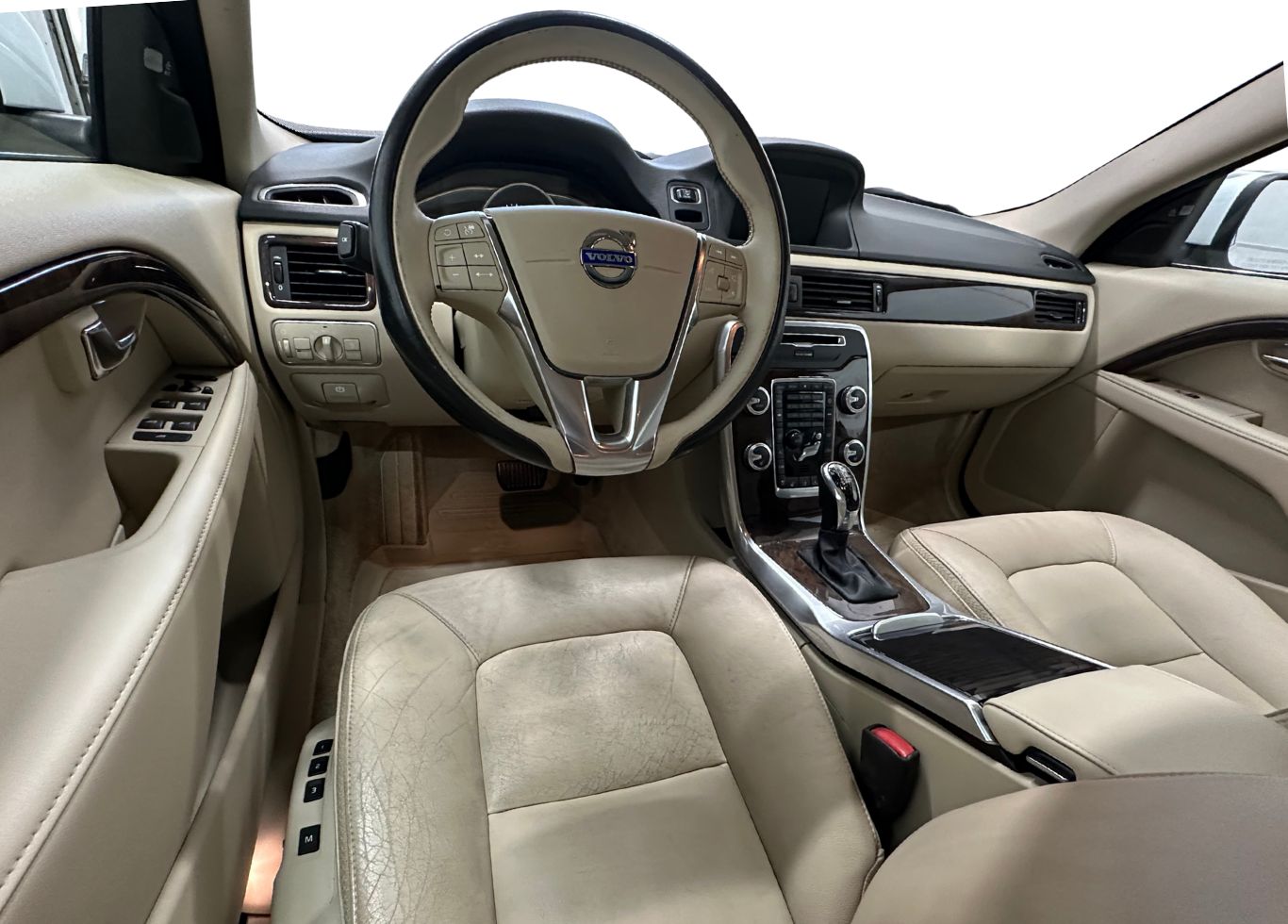 2016 Volvo XC70 T5 Platinum photo 15