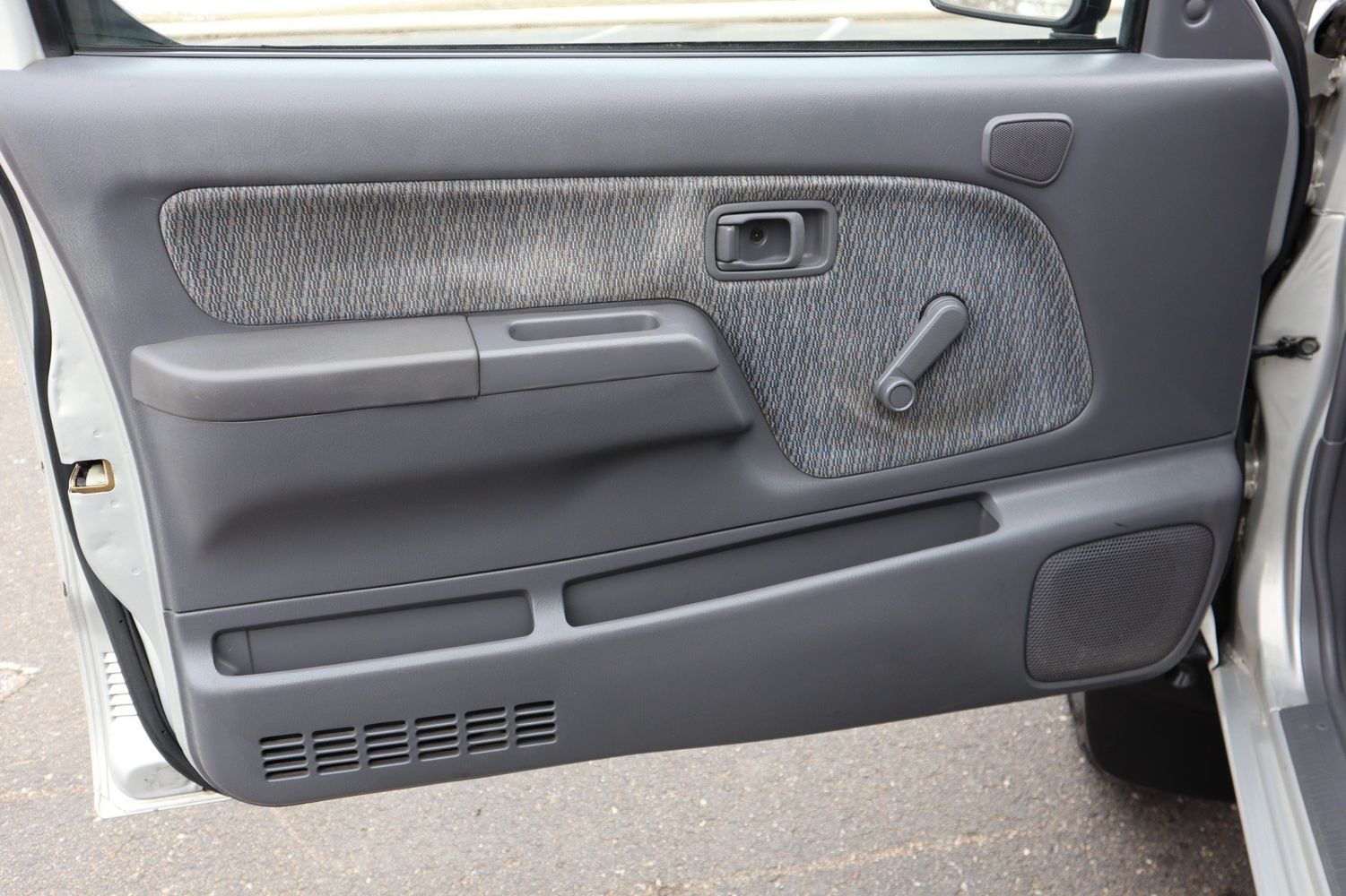 1999 Nissan Frontier XEV6 Victory Motors of Colorado