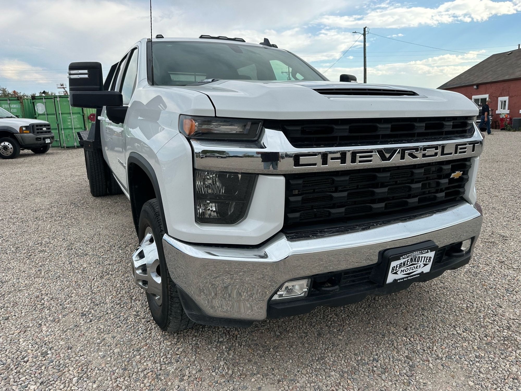2022 Chevrolet Silverado 3500HD LT photo 2