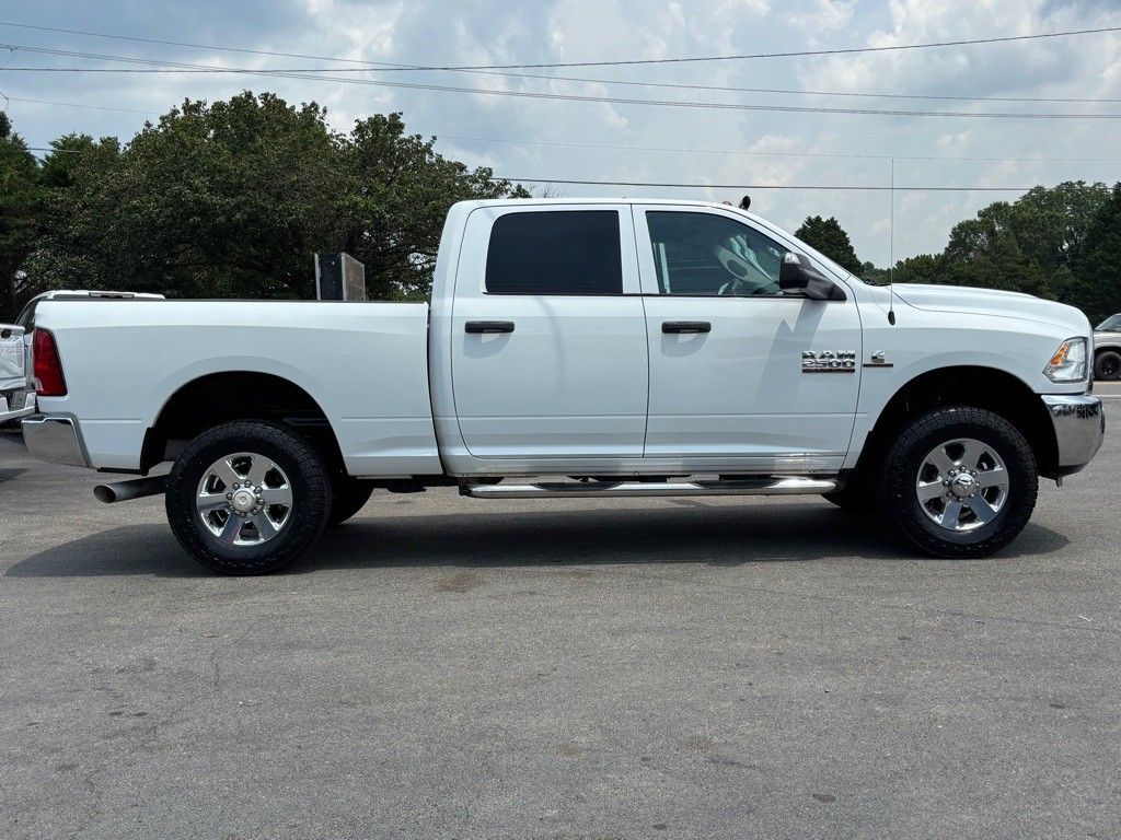 2017 Ram 2500 ST Tradesman photo 4