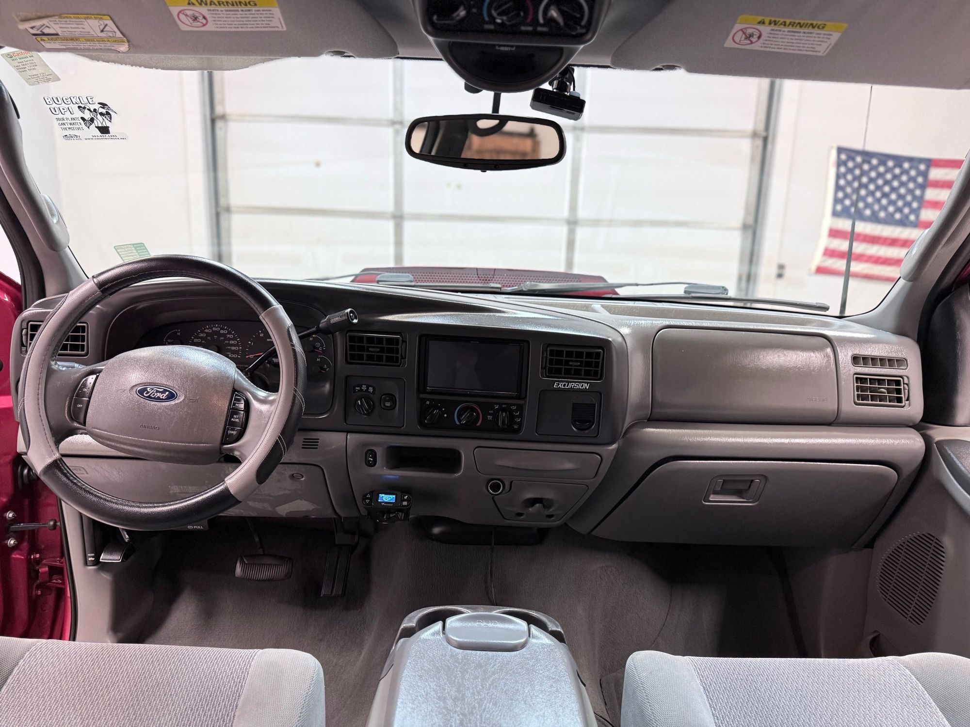 2003 Ford Excursion XLT photo 24